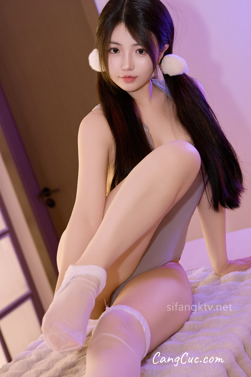 [XR Uncensored] Chen Xiaohua (陈小花) – R18 秀人网模特 清纯学妹小兔